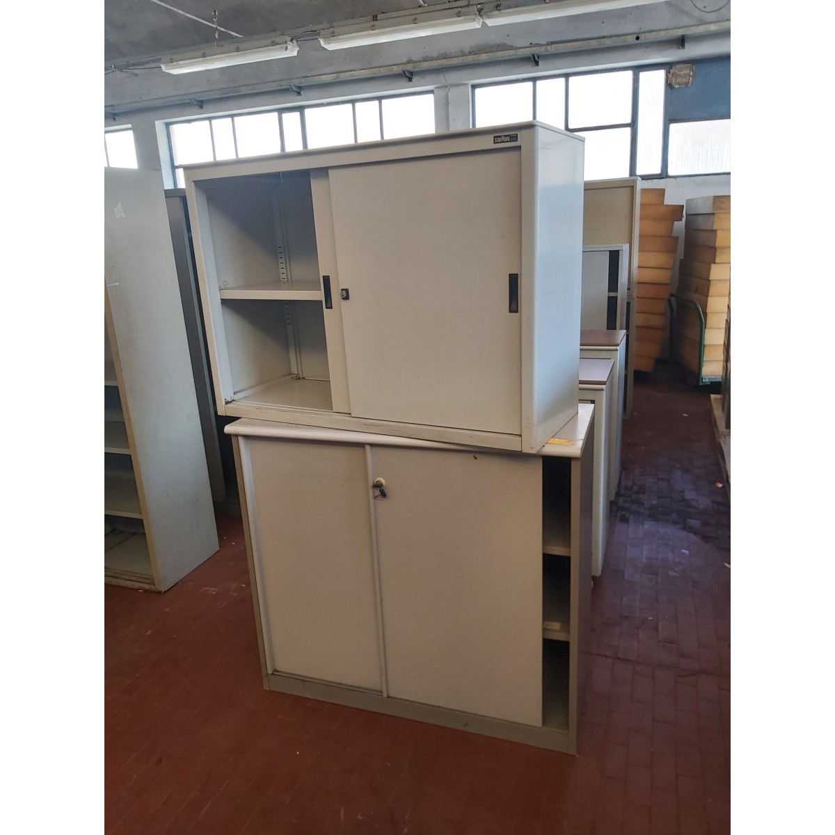 Armadi metallici modello C