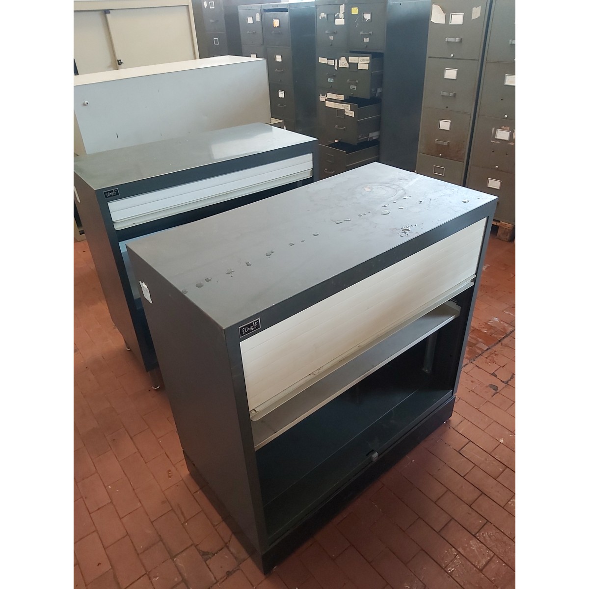 Armadi metallici modello C