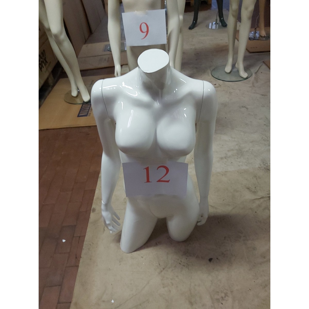 Manichini donna busto 3/4 bianchi senza testa mod. "12"