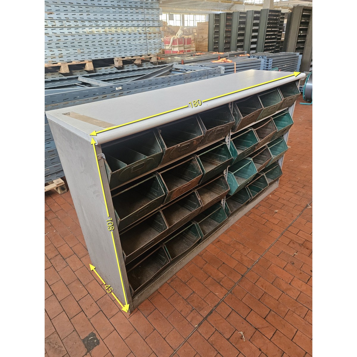 Scaffali portaminuteria