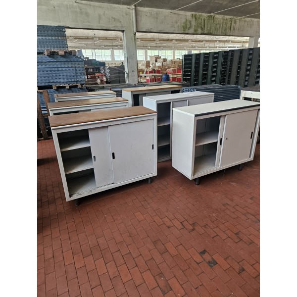 ARMADIETTI METALLICI AD...