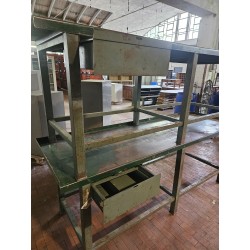TAVOLO  DA LAVORO IN FERRO PESANTE  CON CASSETTO