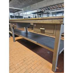 TAVOLO IDA LAVORO N FERRO PESANTE con pianale in legno