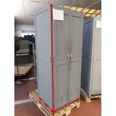 Armadio in legno anni 60...