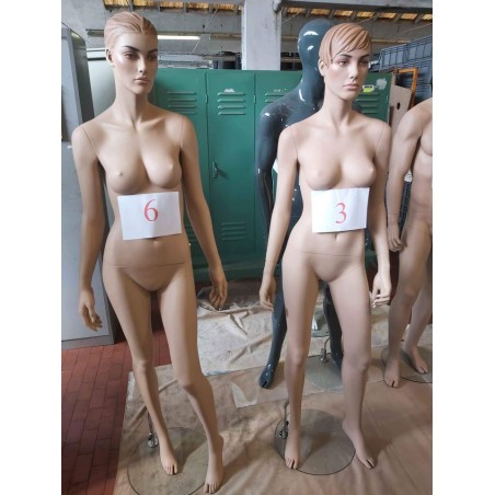 Manichini donna color carne...